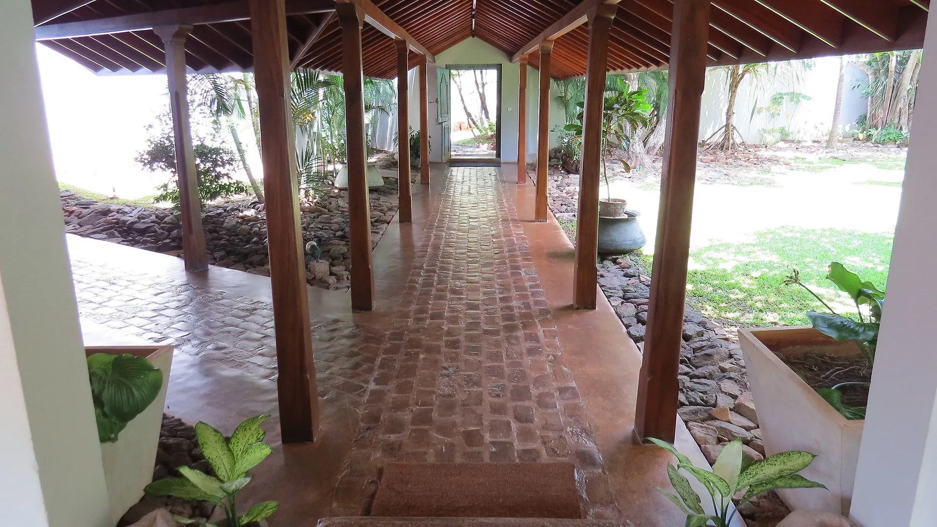 Hundira Villa Negombo 0*,  Sri Lanka